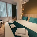 Relaxx & Hotel Tirana