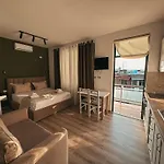 Relaxx & Hotel Tirana