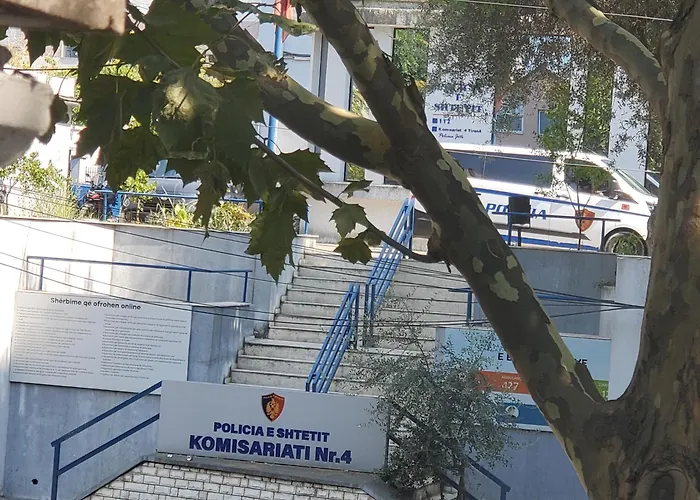 ホテル Relaxx & ティラナ