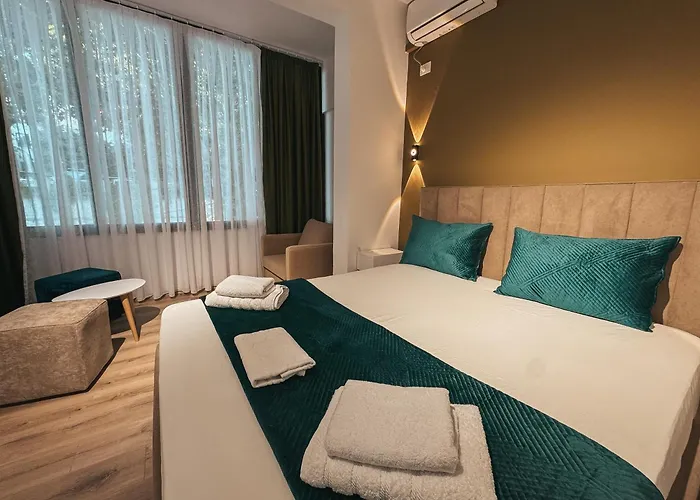 Relaxx & Hotel Tirana